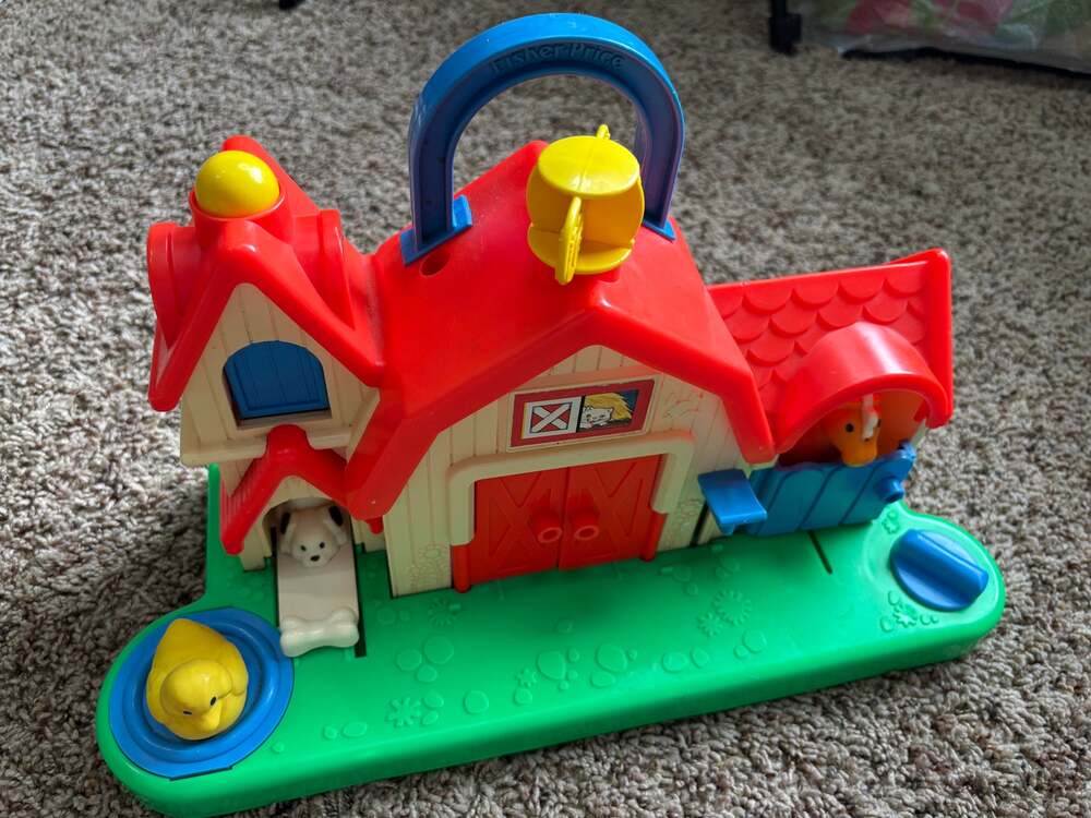 Vintage 1987 Fisher Price Little People Barn Lights and Sound Toy Item 1005